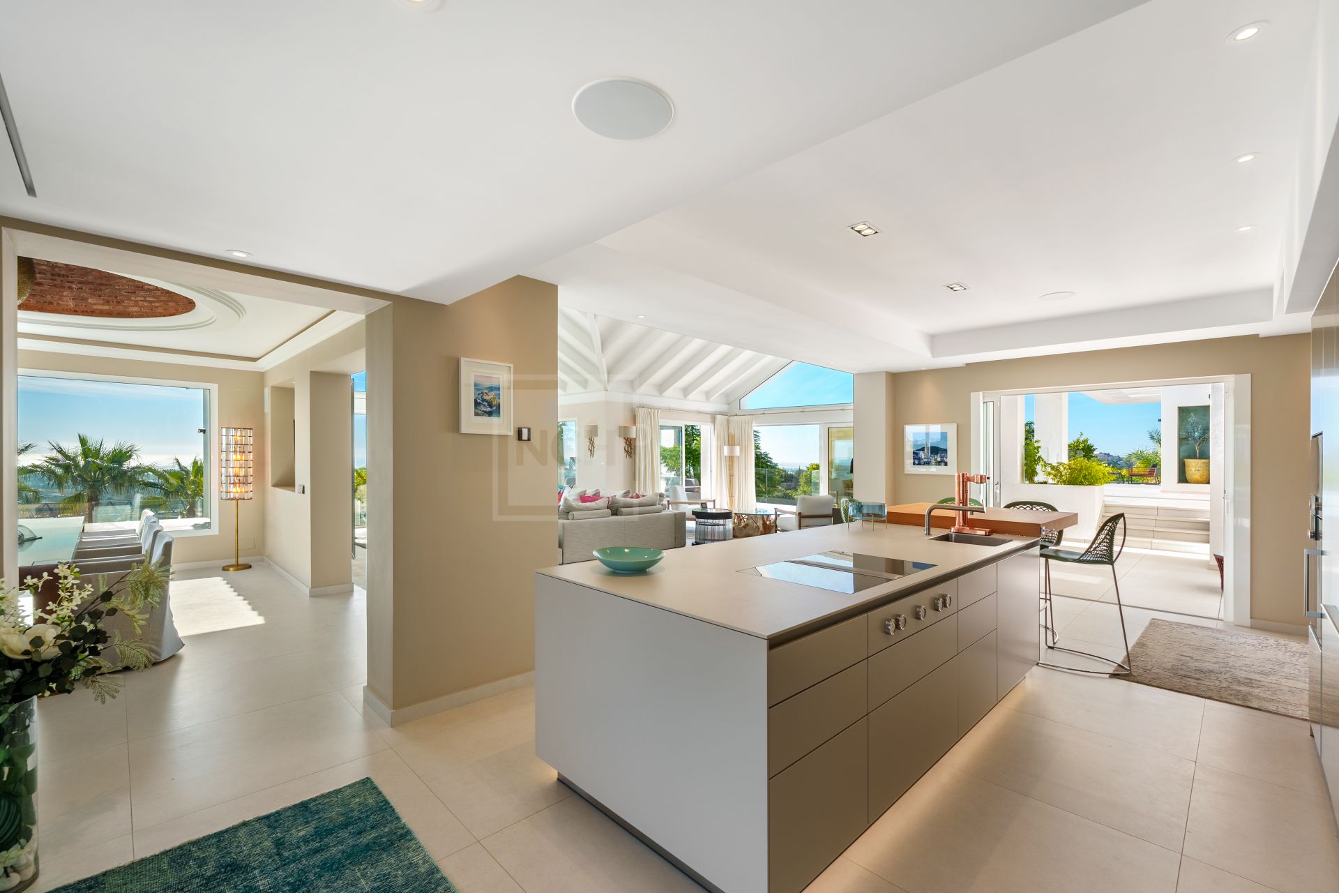 Residencia excepcional de 9 dormitorios con casa de invitados y vistas impresionantes