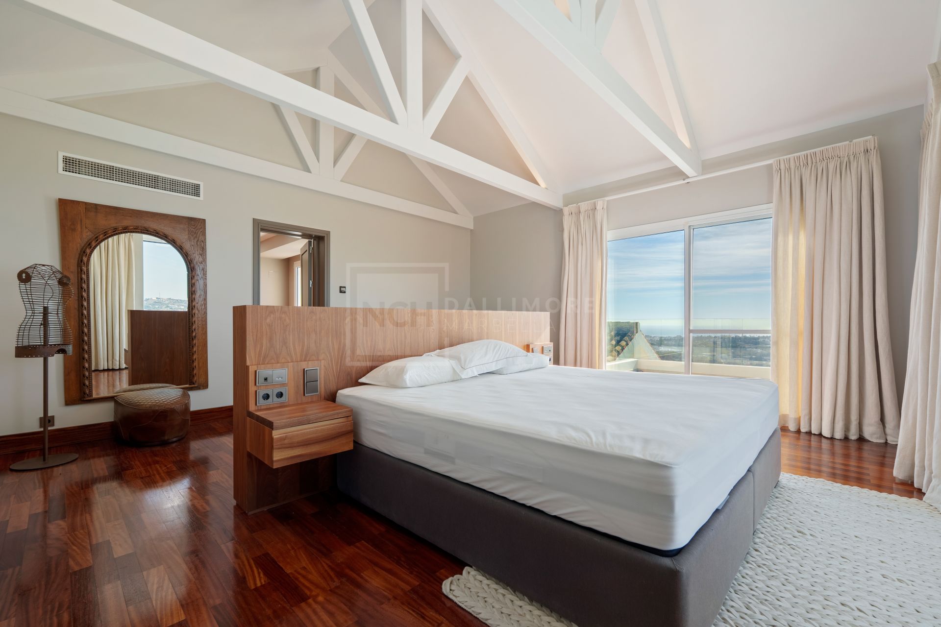 Residencia excepcional de 9 dormitorios con casa de invitados y vistas impresionantes
