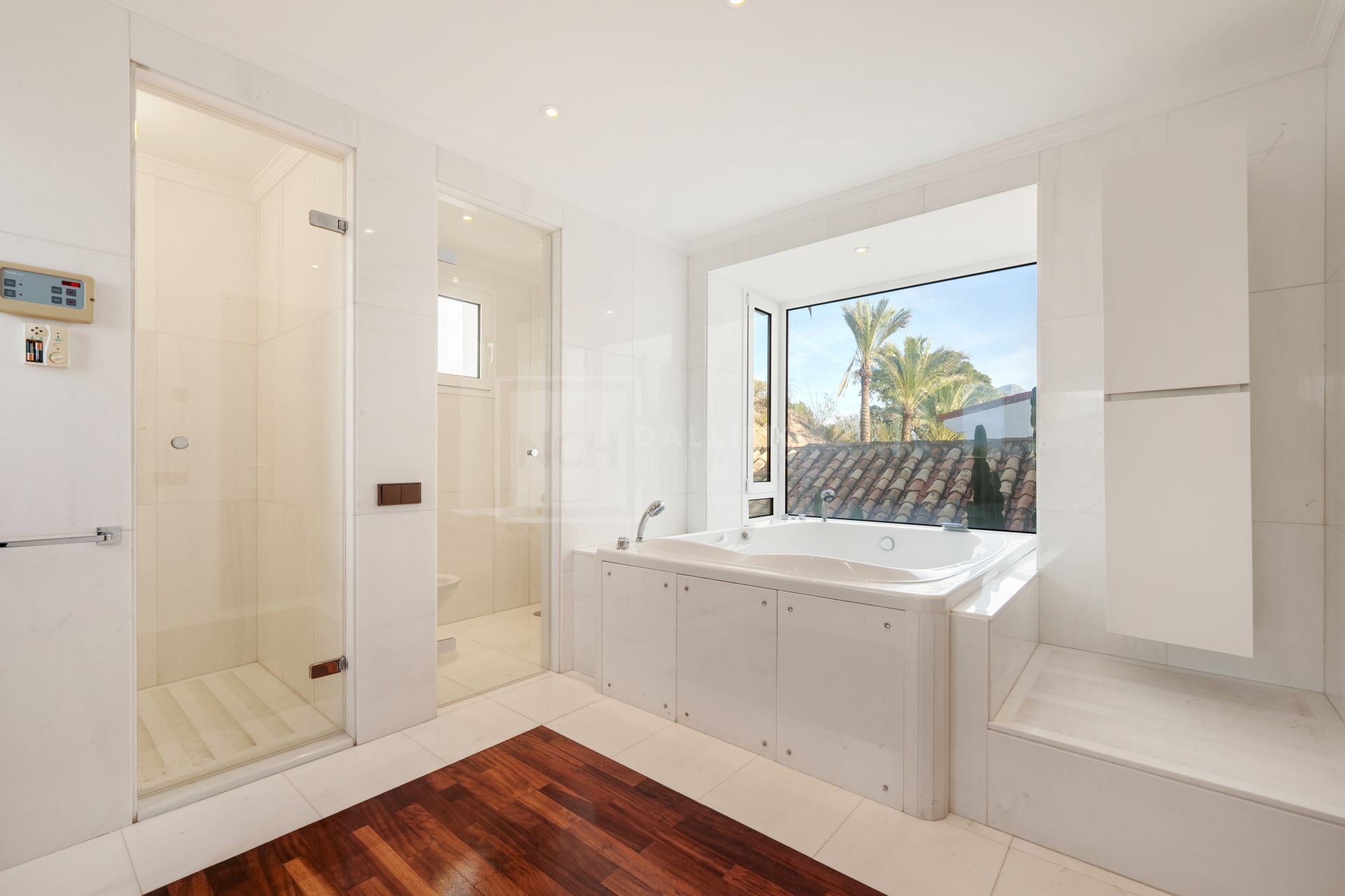 Residencia excepcional de 9 dormitorios con casa de invitados y vistas impresionantes