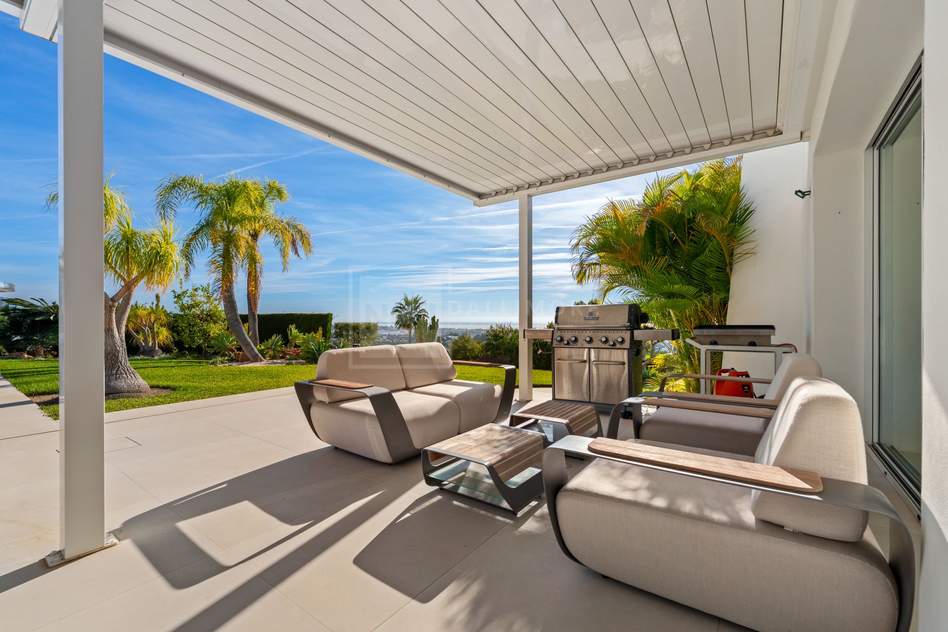Residencia excepcional de 9 dormitorios con casa de invitados y vistas impresionantes