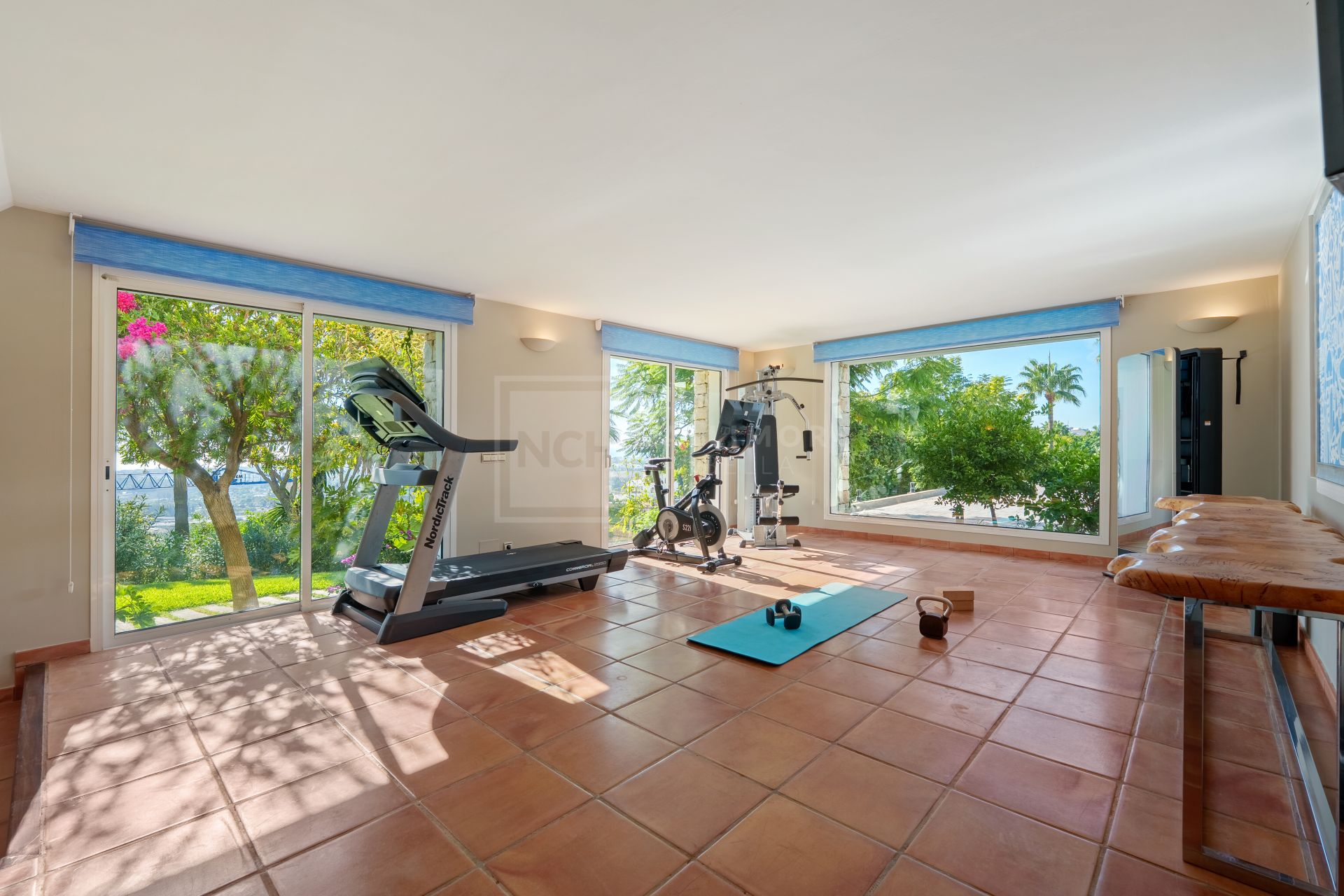 Residencia excepcional de 9 dormitorios con casa de invitados y vistas impresionantes