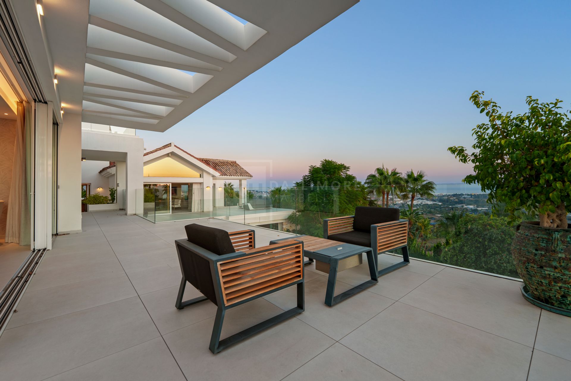 Residencia excepcional de 9 dormitorios con casa de invitados y vistas impresionantes