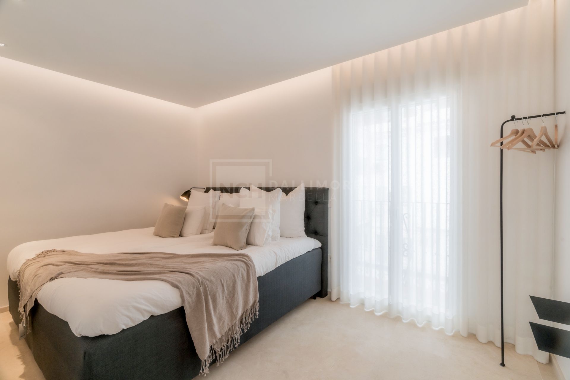 2-Bedroom Sea View Penthouse in Puerto Banus
