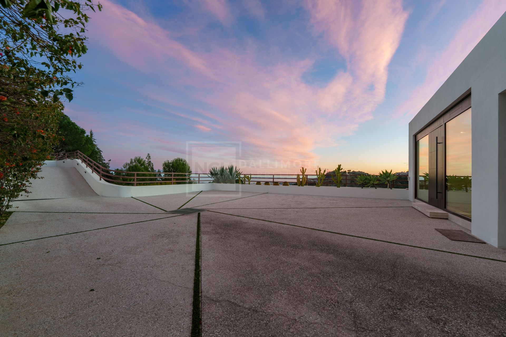 Striking Architectural Villa With Infinity Pool And Panoramic Views