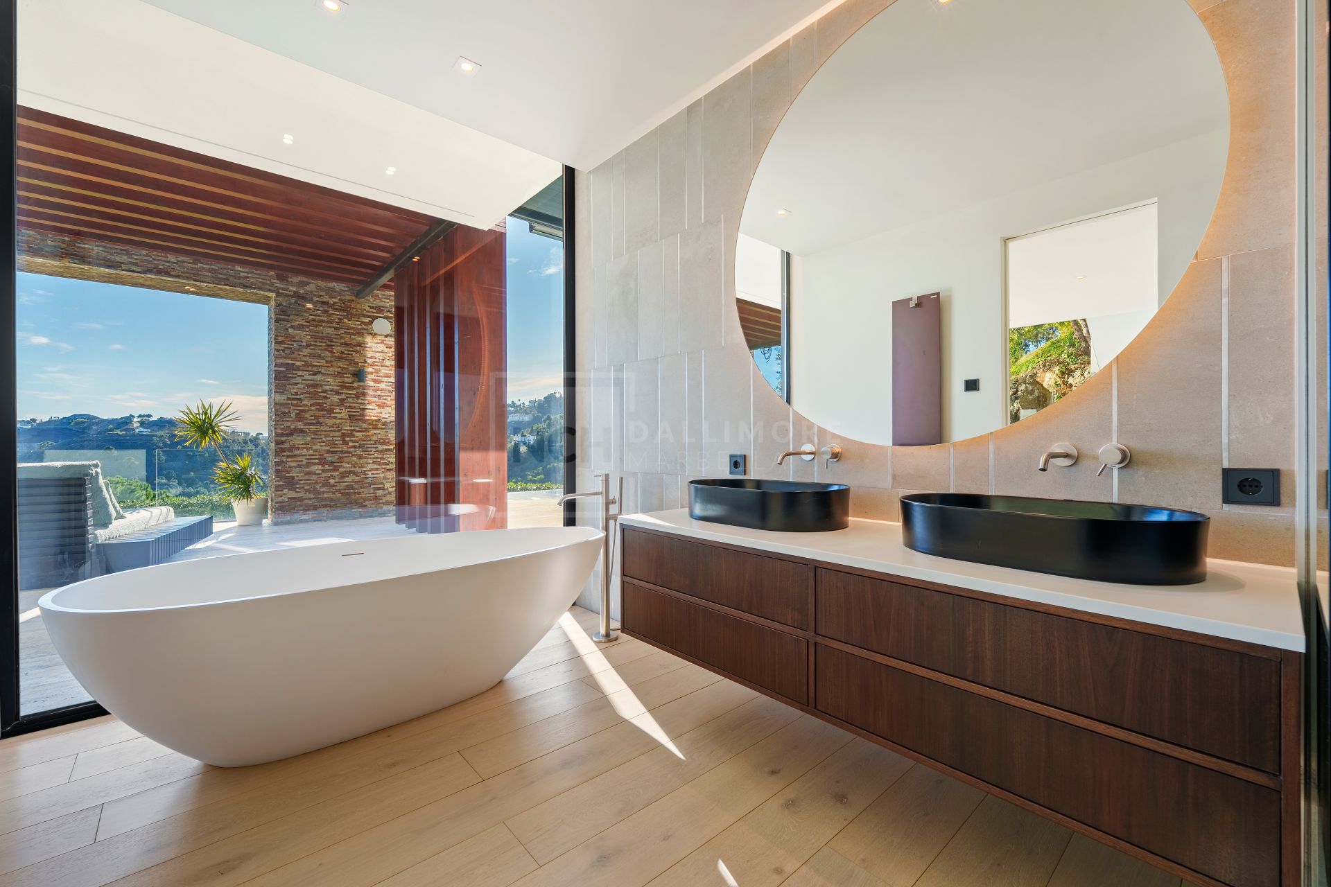 Striking Architectural Villa With Infinity Pool And Panoramic Views