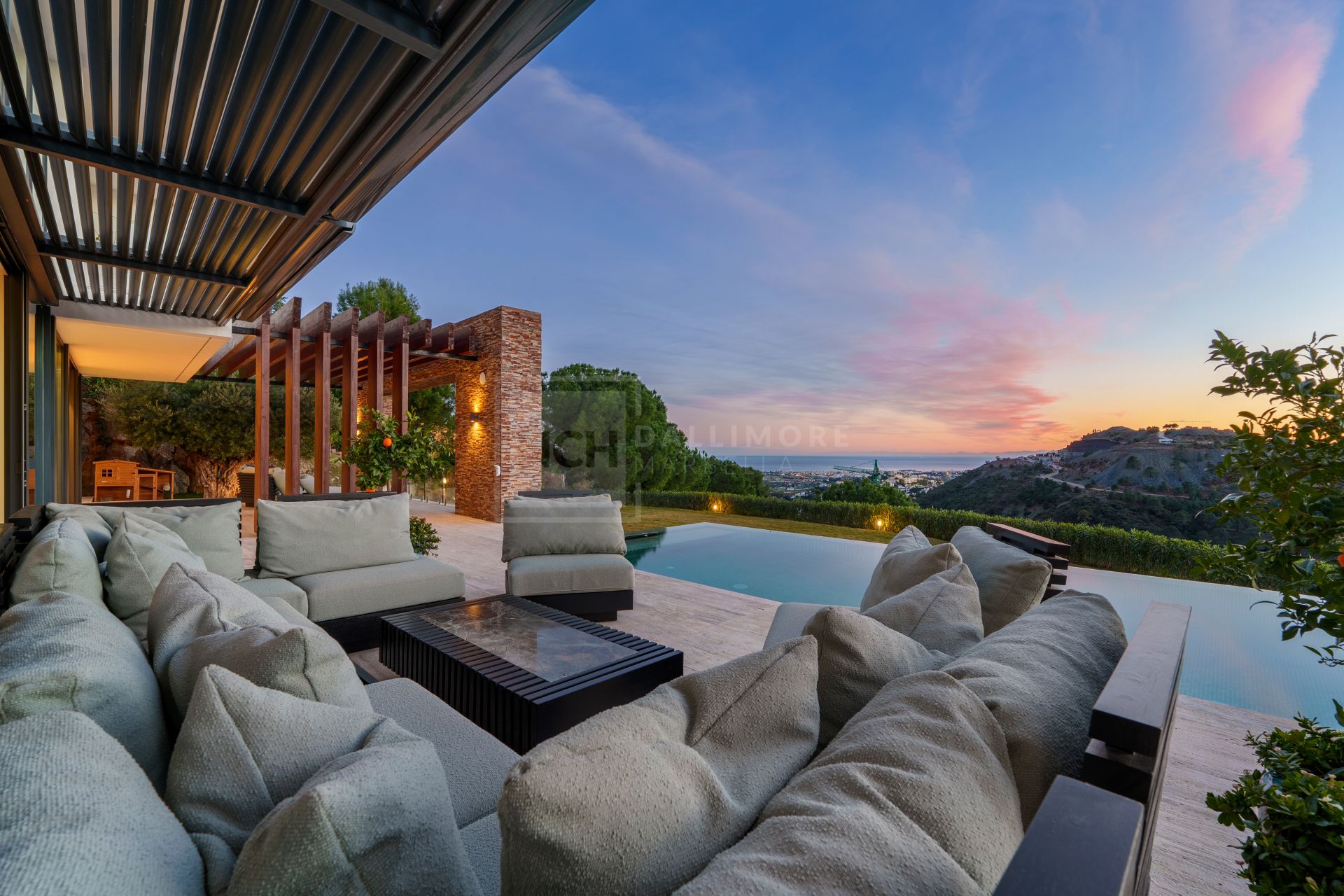 Striking Architectural Villa With Infinity Pool And Panoramic Views