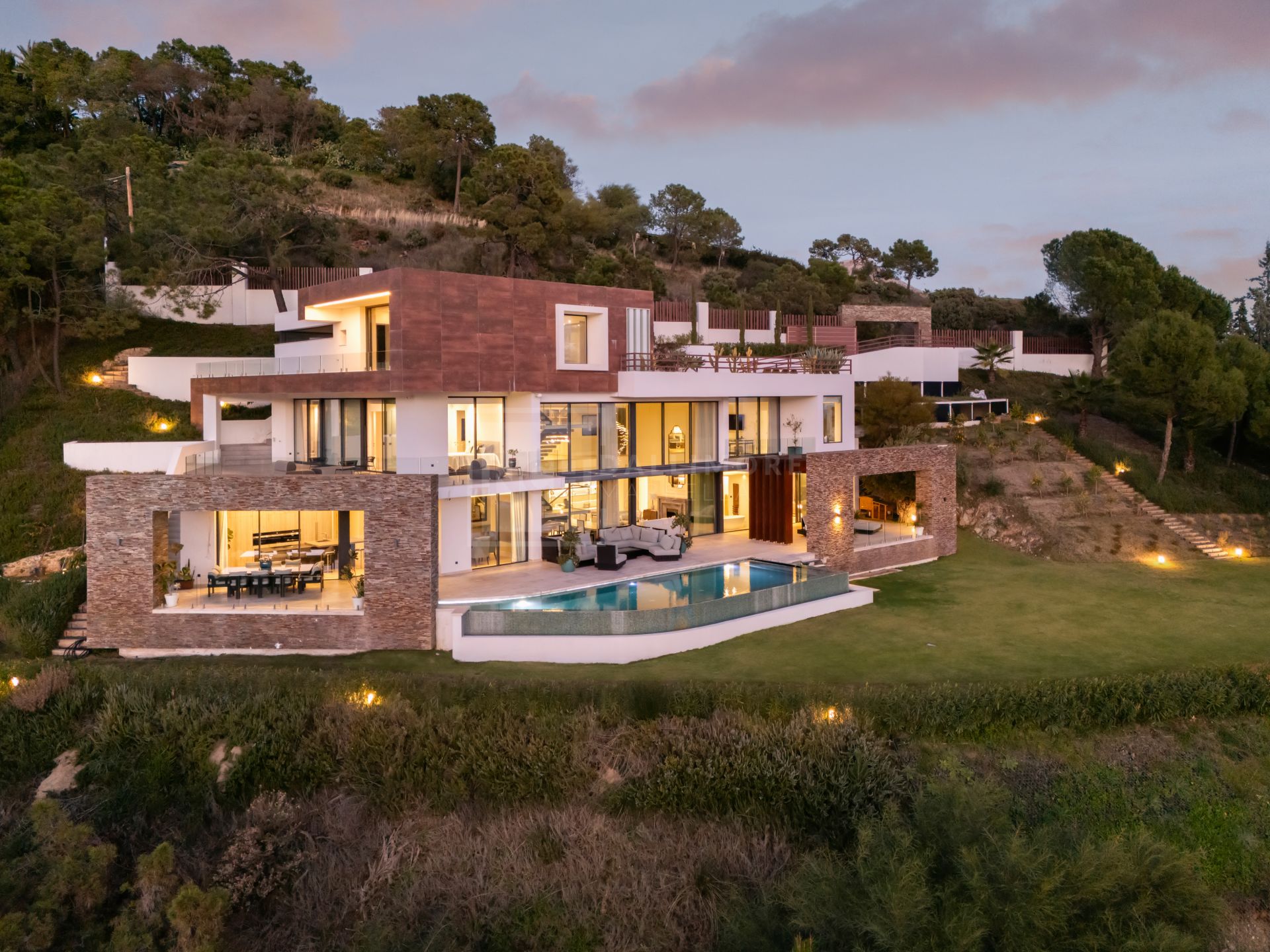 Striking Architectural Villa With Infinity Pool And Panoramic Views