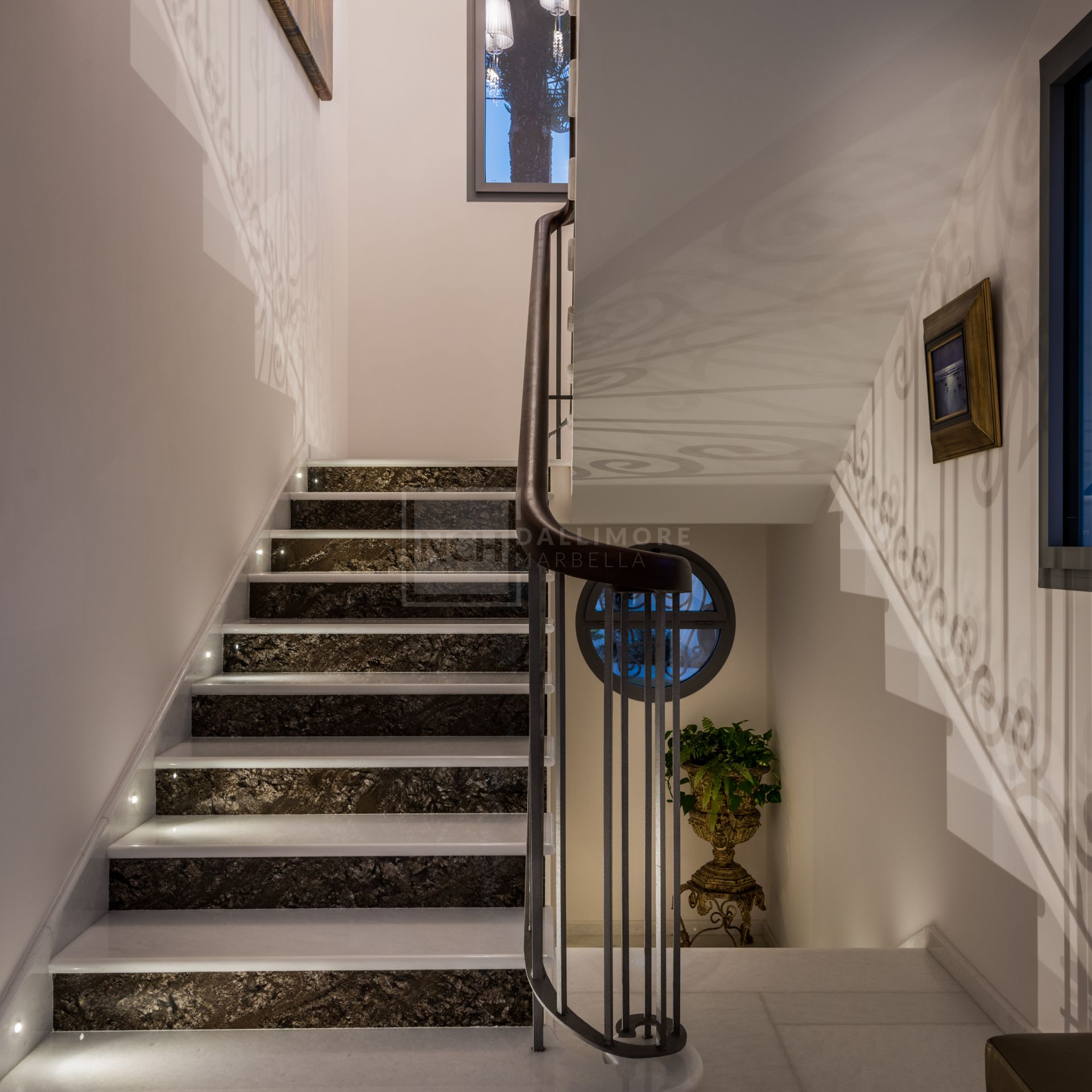 Sofisticada villa de 6 dormitorios con piscina privada y acceso directo al campo de golf