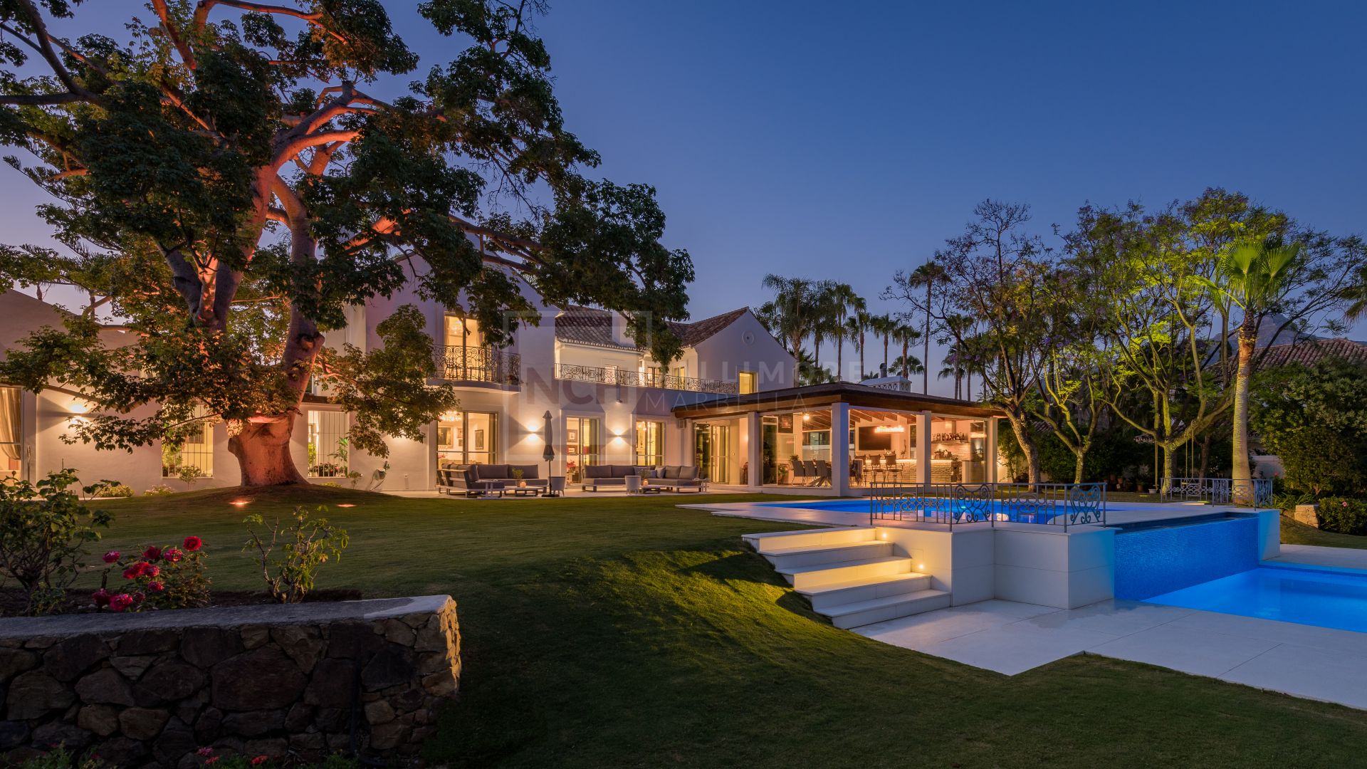 Sofisticada villa de 6 dormitorios con piscina privada y acceso directo al campo de golf