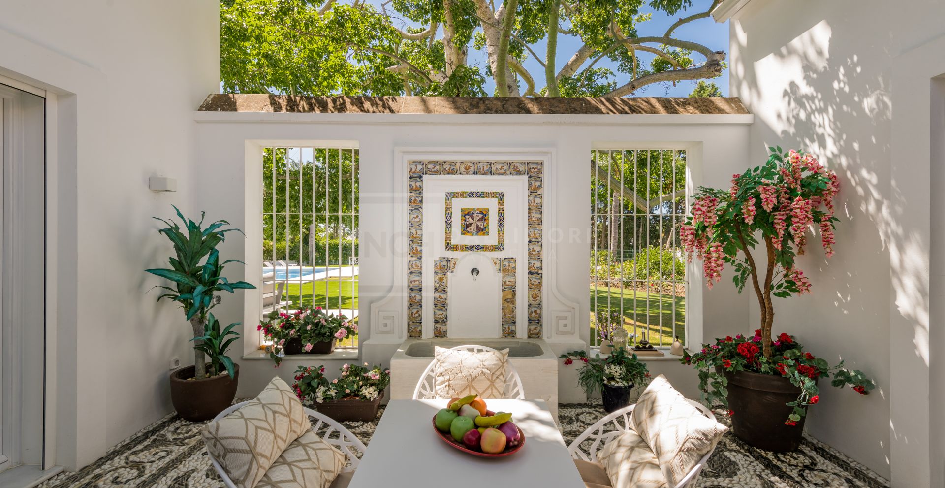 Sofisticada villa de 6 dormitorios con piscina privada y acceso directo al campo de golf