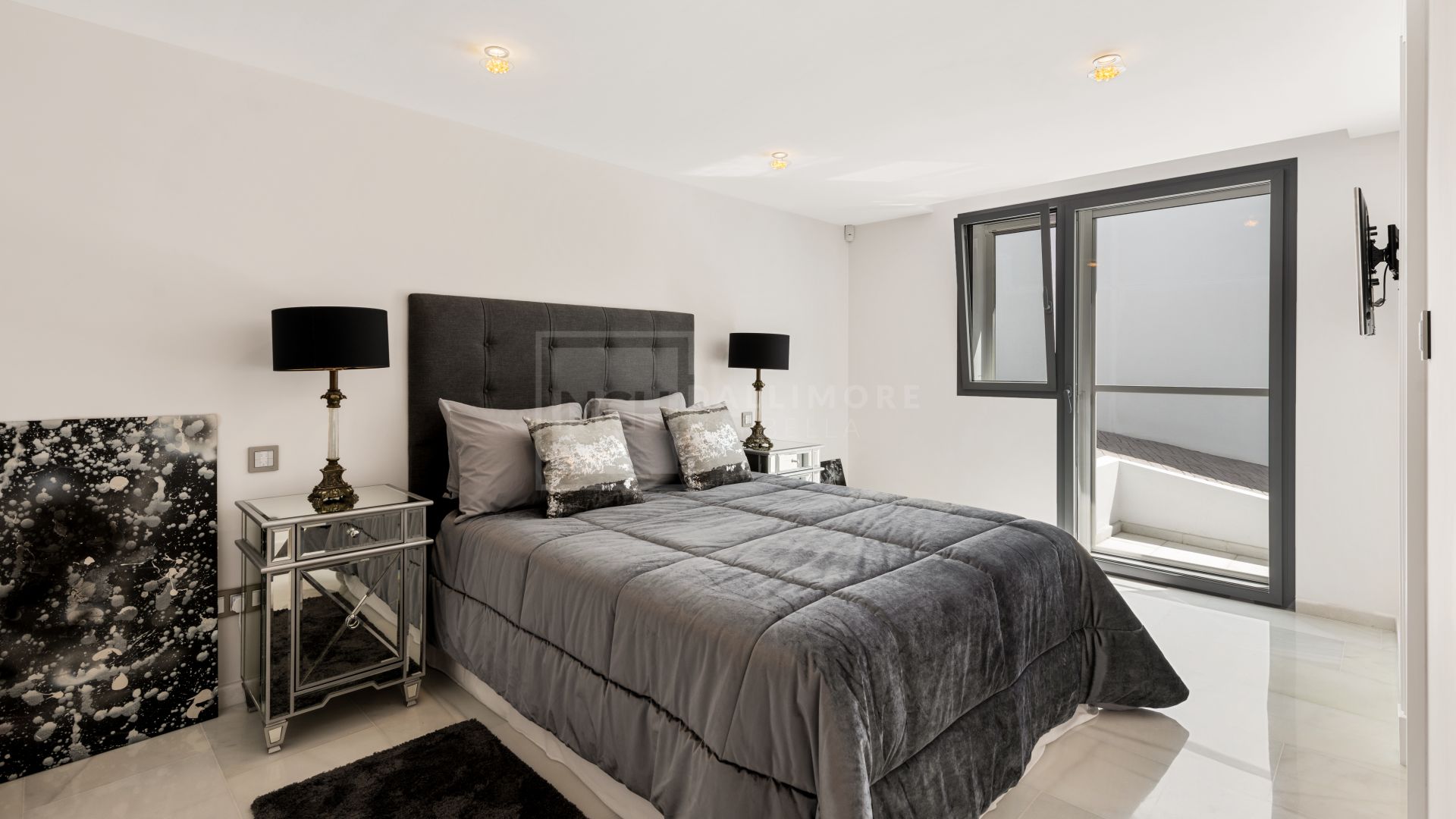 Sofisticada villa de 6 dormitorios con piscina privada y acceso directo al campo de golf