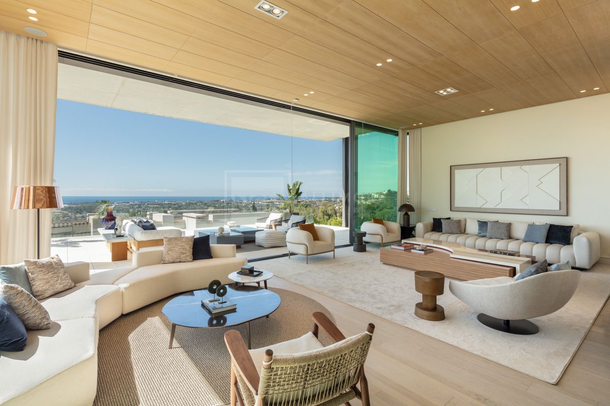 Modern Hillside Villa with Infinity Pool and Breathtaking Views over the Mediterranean
