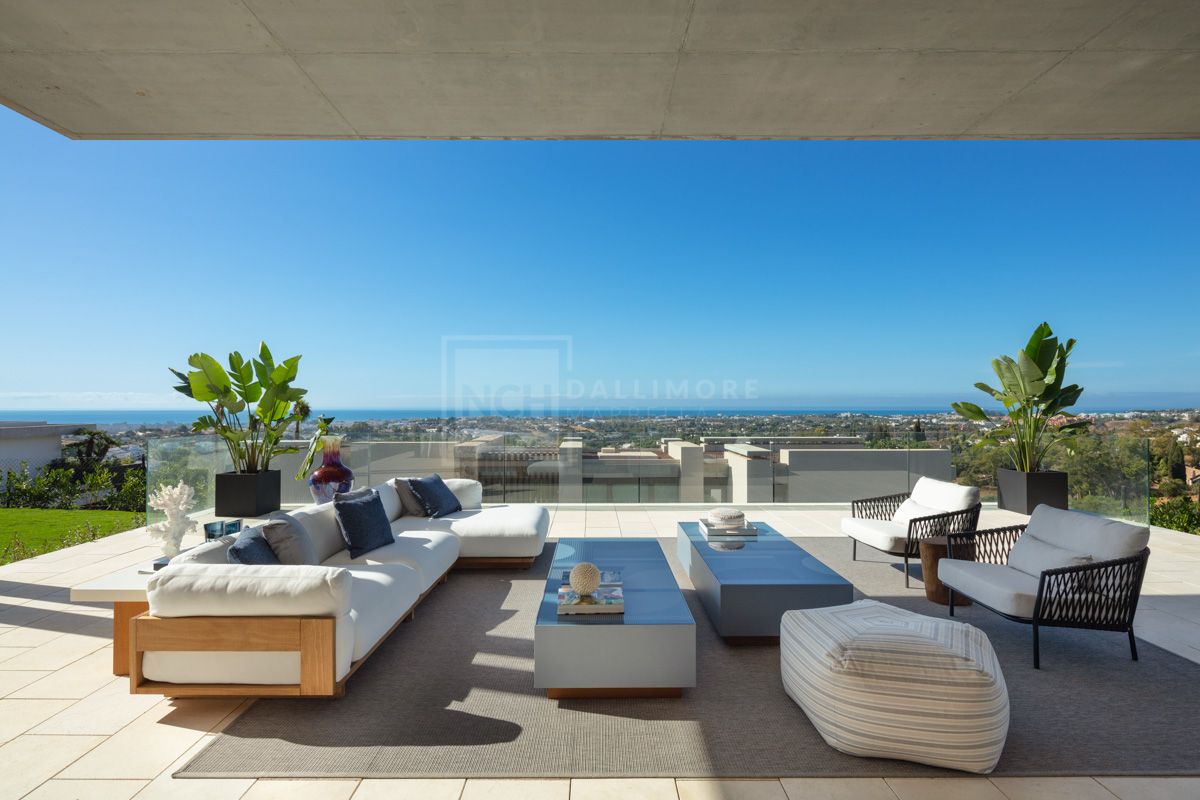 Modern Hillside Villa with Infinity Pool and Breathtaking Views over the Mediterranean
