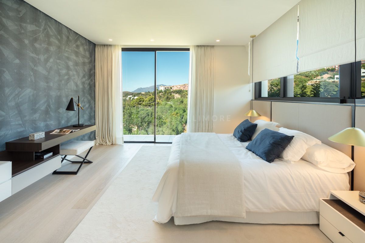 Modern Hillside Villa with Infinity Pool and Breathtaking Views over the Mediterranean