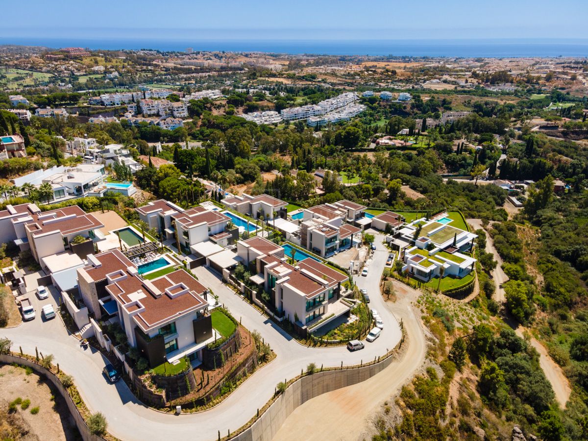 Modern Hillside Villa with Infinity Pool and Breathtaking Views over the Mediterranean