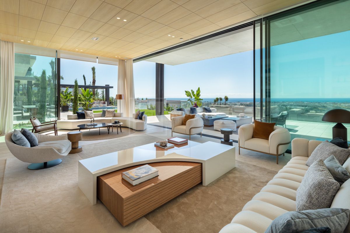 Modern Hillside Villa with Infinity Pool and Breathtaking Views over the Mediterranean