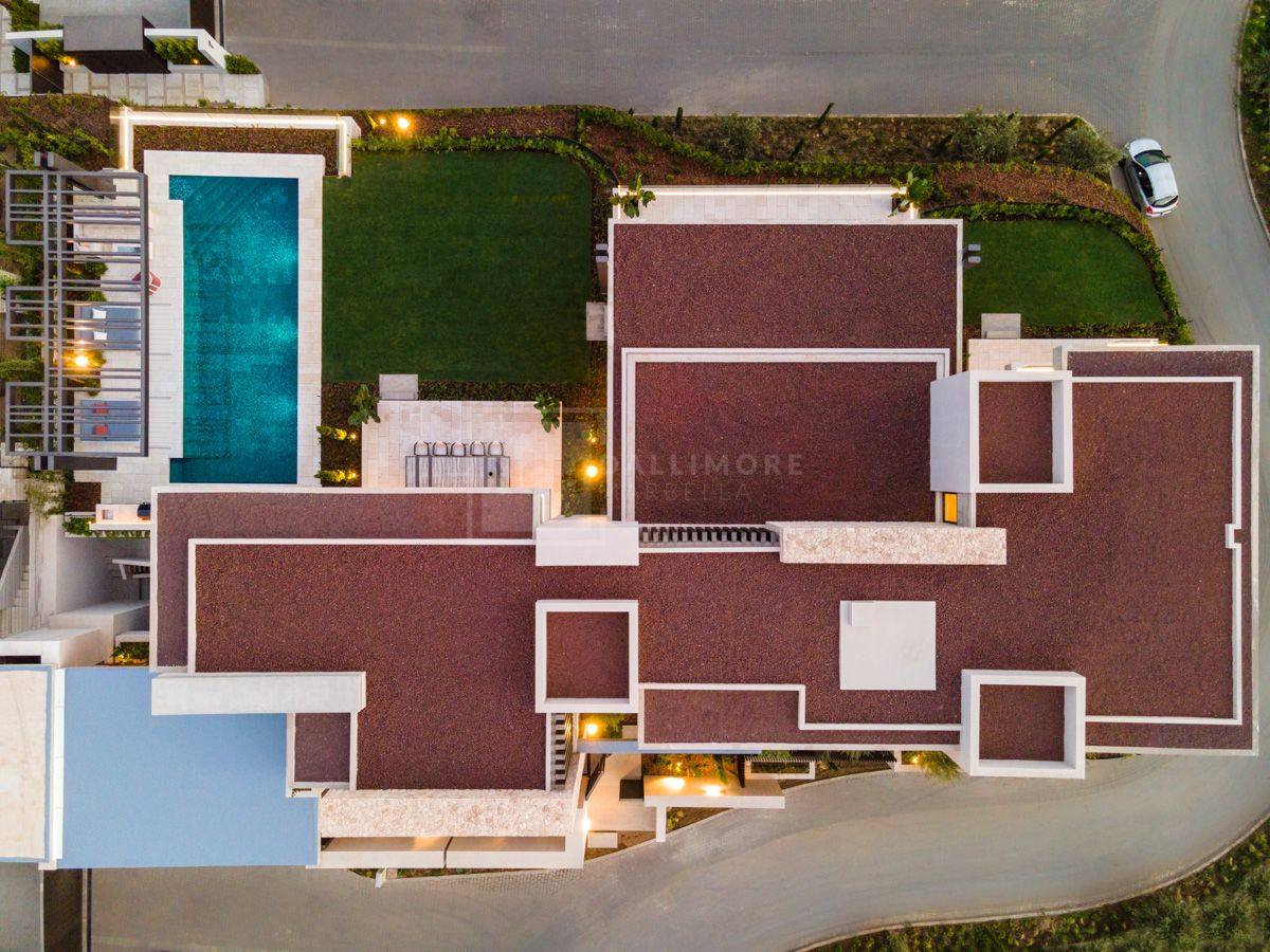 Modern Hillside Villa with Infinity Pool and Breathtaking Views over the Mediterranean