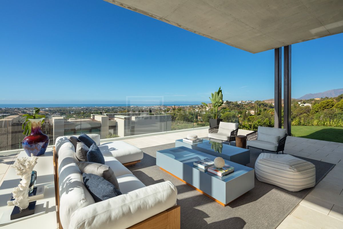 Modern Hillside Villa with Infinity Pool and Breathtaking Views over the Mediterranean