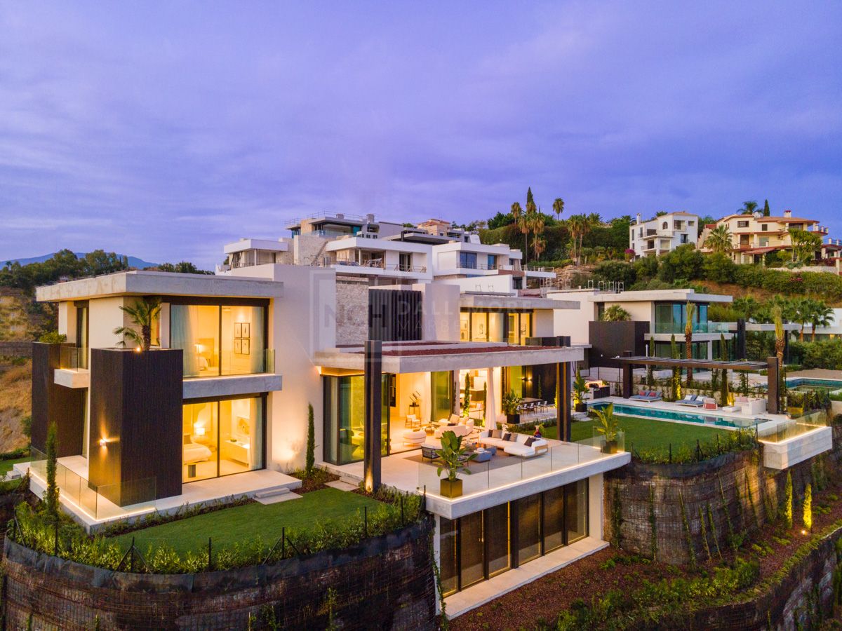 Modern Hillside Villa with Infinity Pool and Breathtaking Views over the Mediterranean