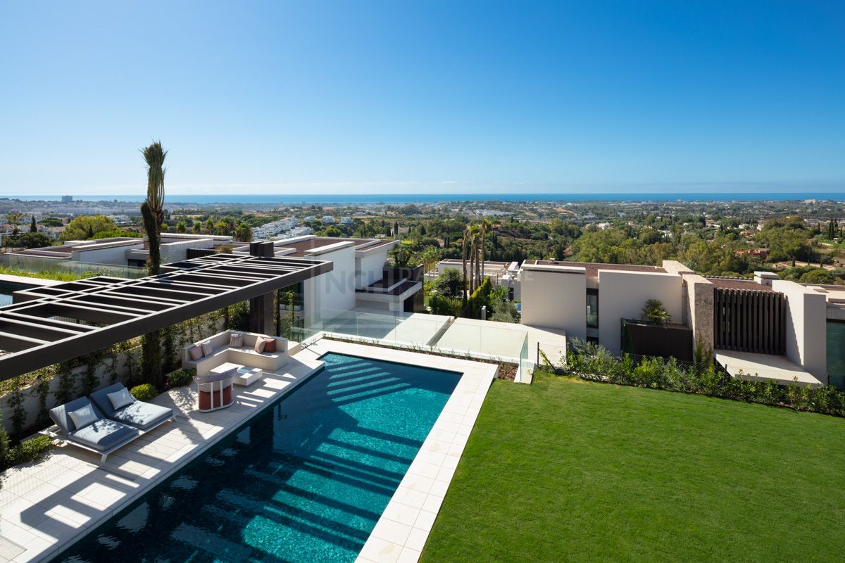 Modern Hillside Villa with Infinity Pool and Breathtaking Views over the Mediterranean