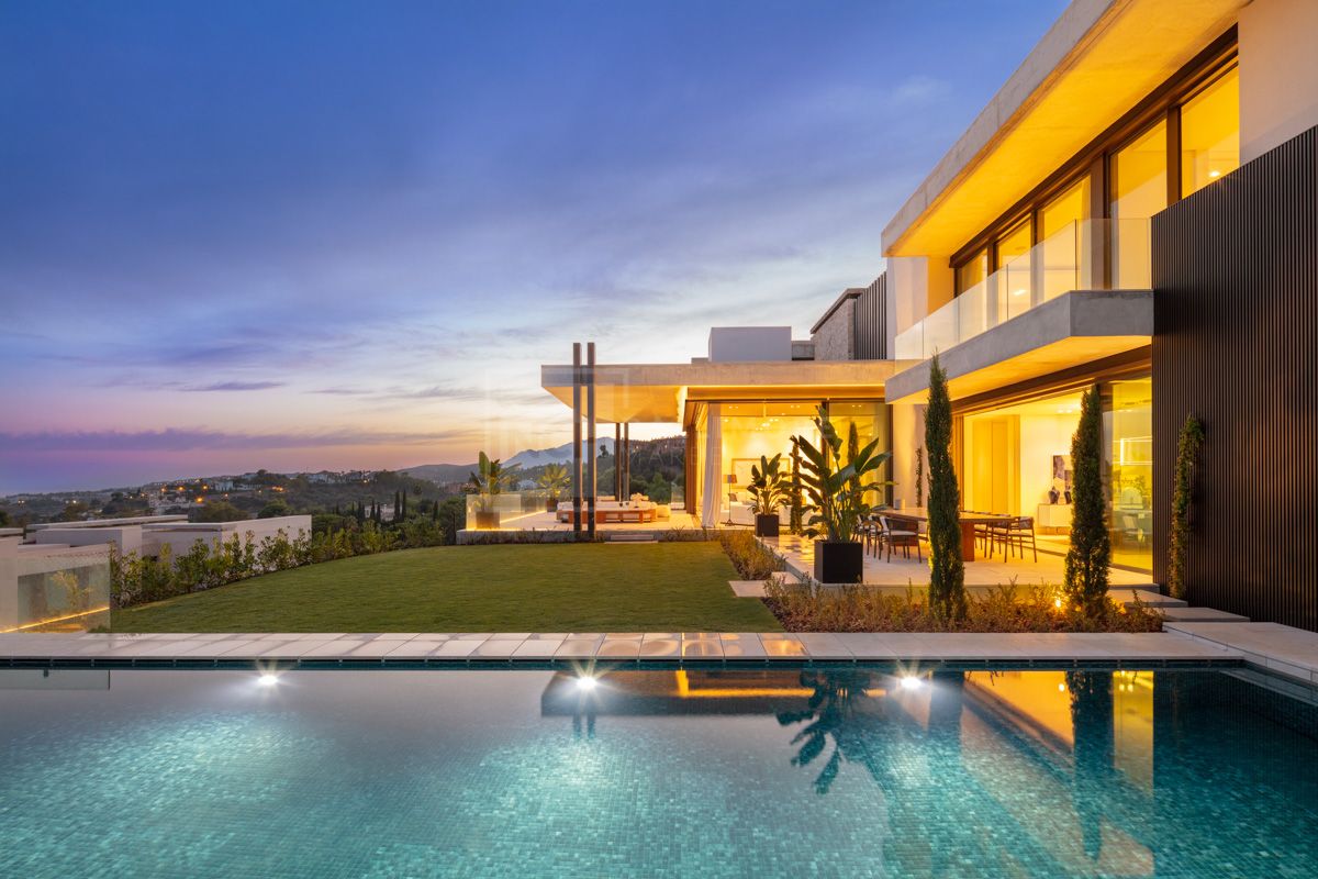 Modern Hillside Villa with Infinity Pool and Breathtaking Views over the Mediterranean