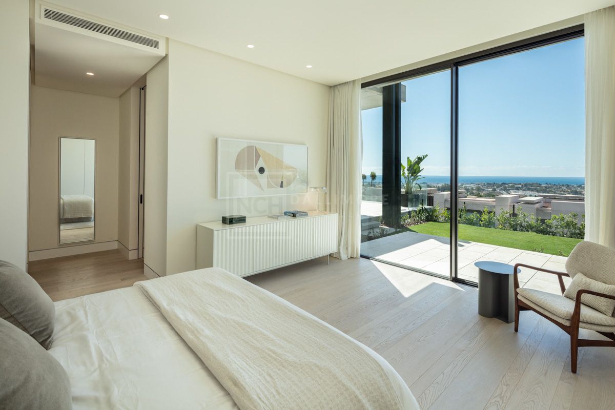 Modern Hillside Villa with Infinity Pool and Breathtaking Views over the Mediterranean