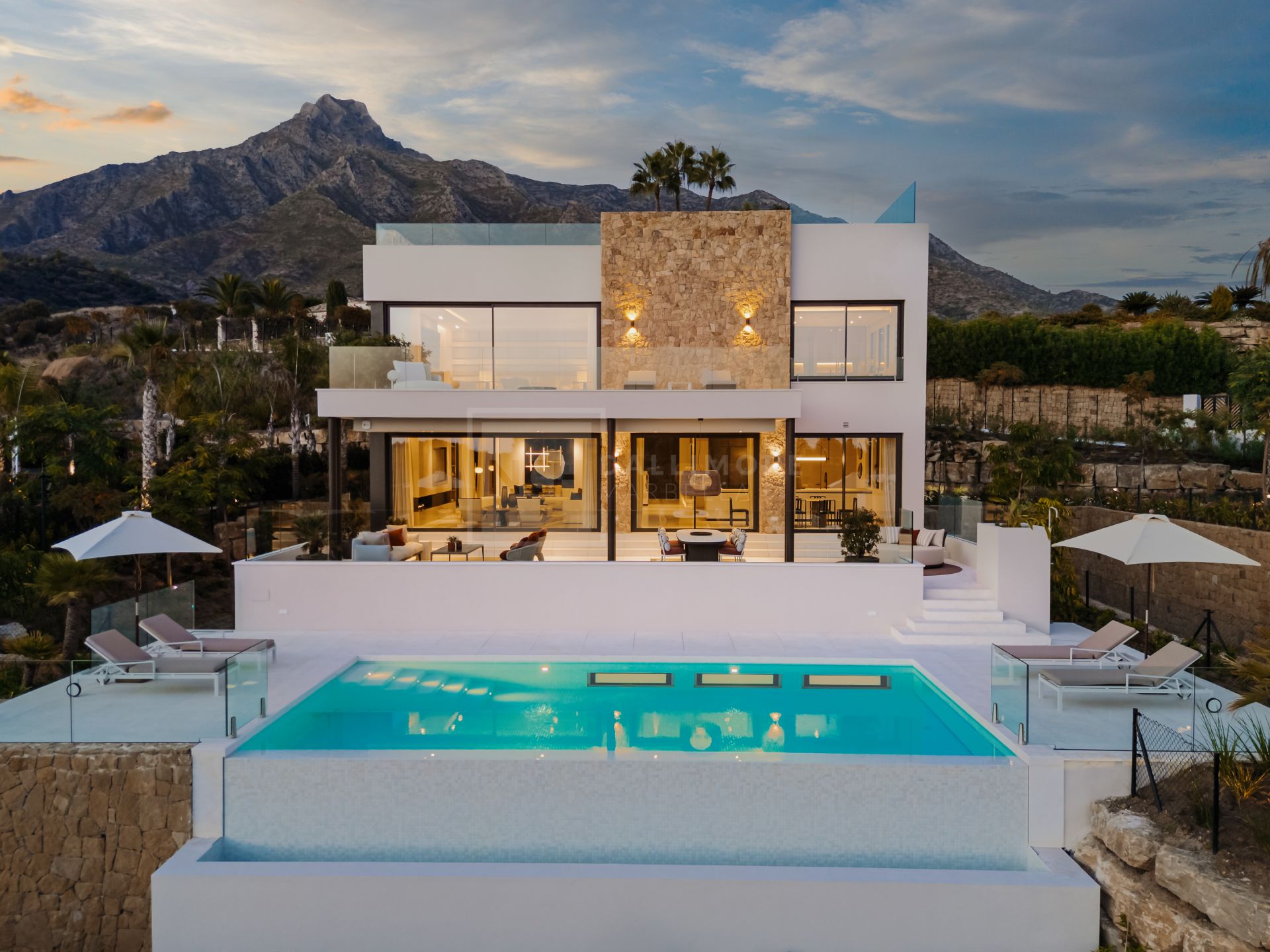 Modern Architectural Masterpiece With Infinity Pool And Rooftop Entertaining Space