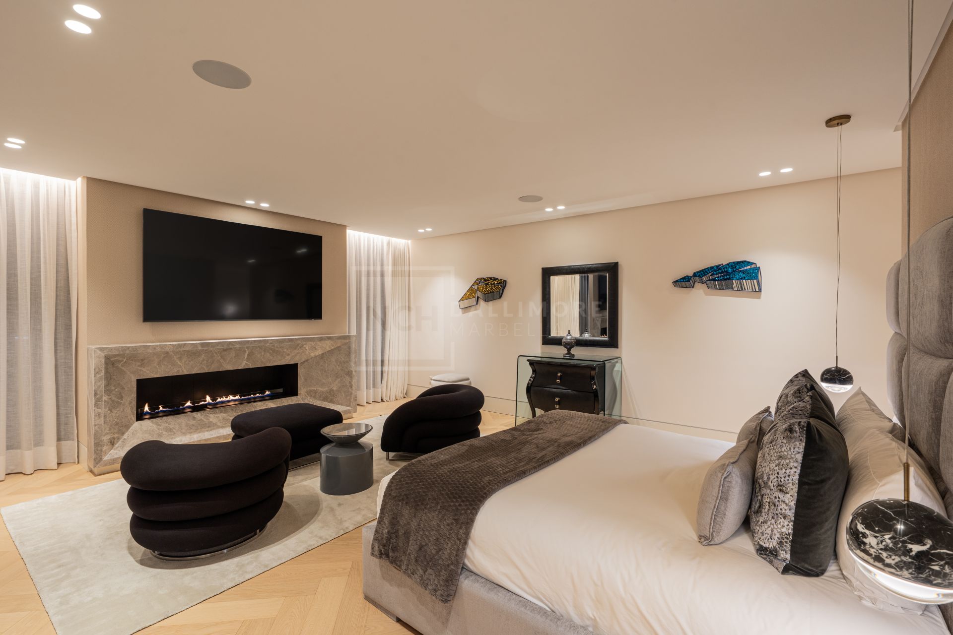 Stunning 5 Bedroom Designer Villa With Indoor Spa And Outdoor Living