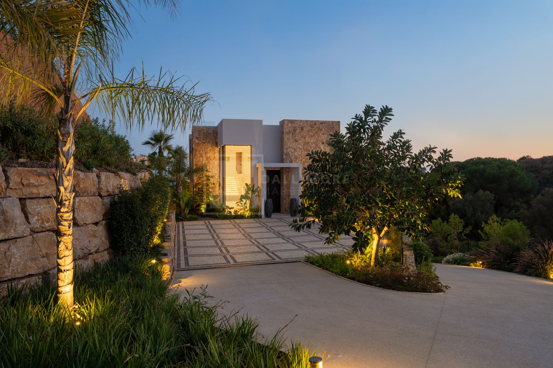 Stunning 5 Bedroom Designer Villa With Indoor Spa And Outdoor Living