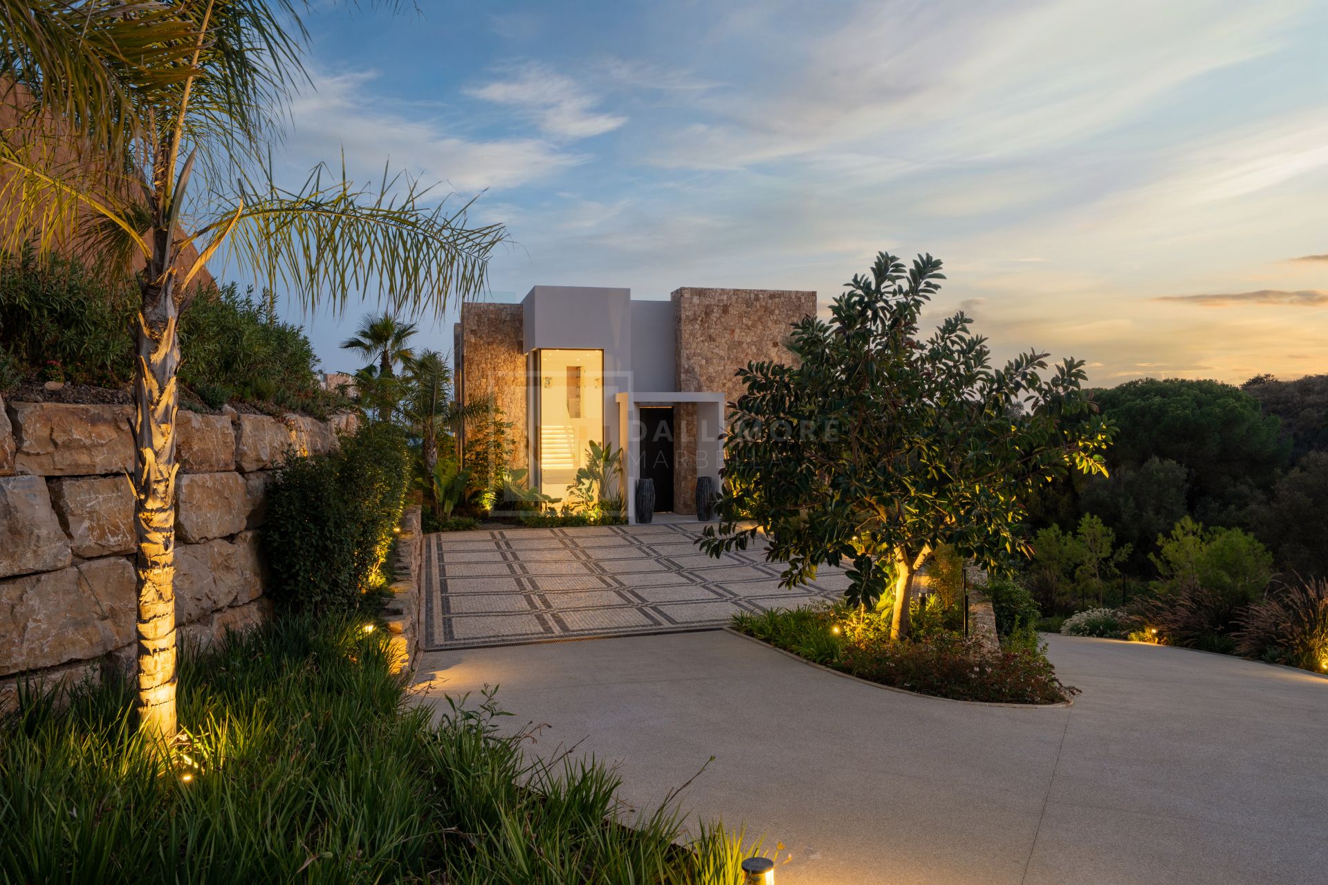 Stunning 5 Bedroom Designer Villa With Indoor Spa And Outdoor Living