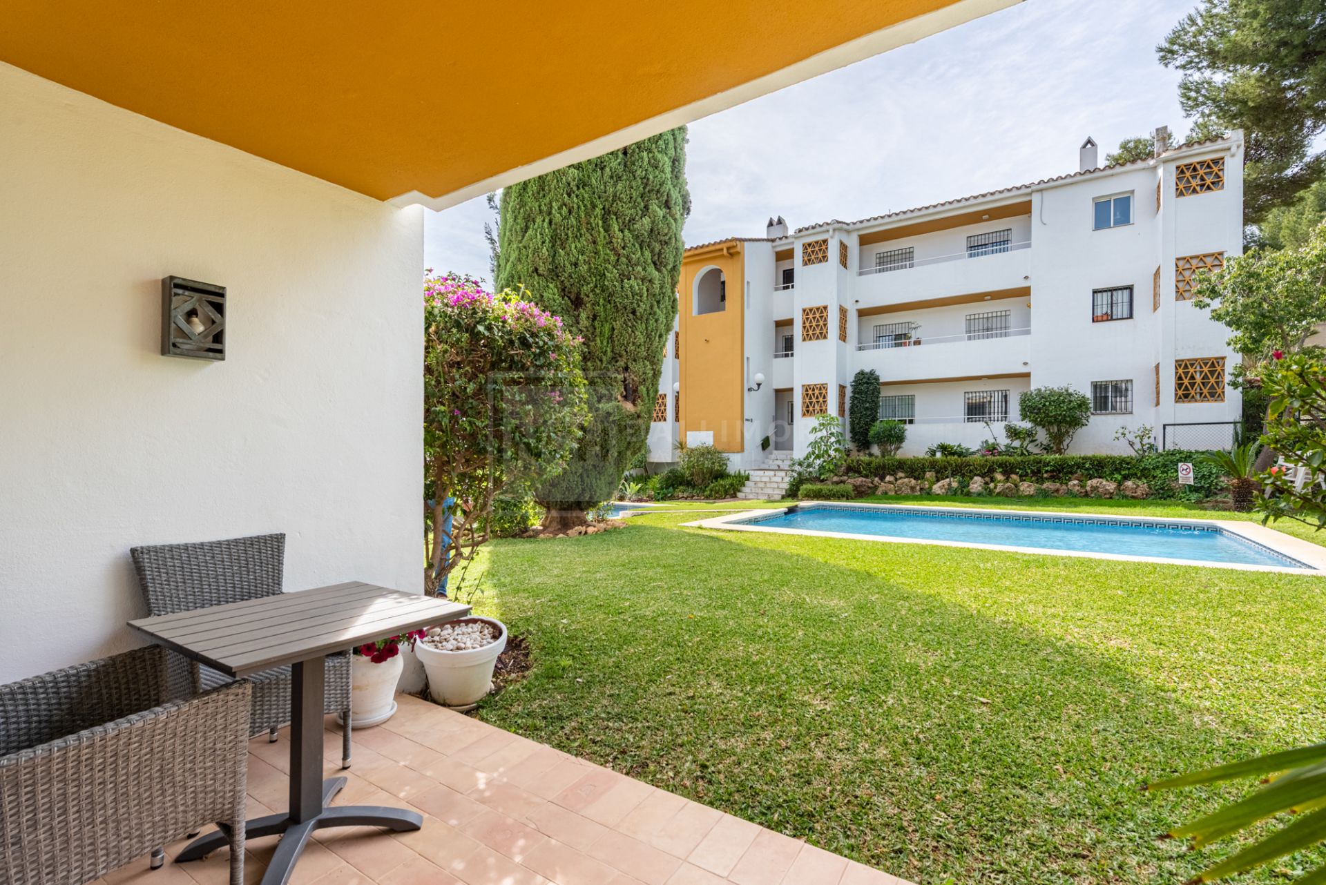 Increíble oportunidad: Apartamento de 2 dormitorios en Calahonda