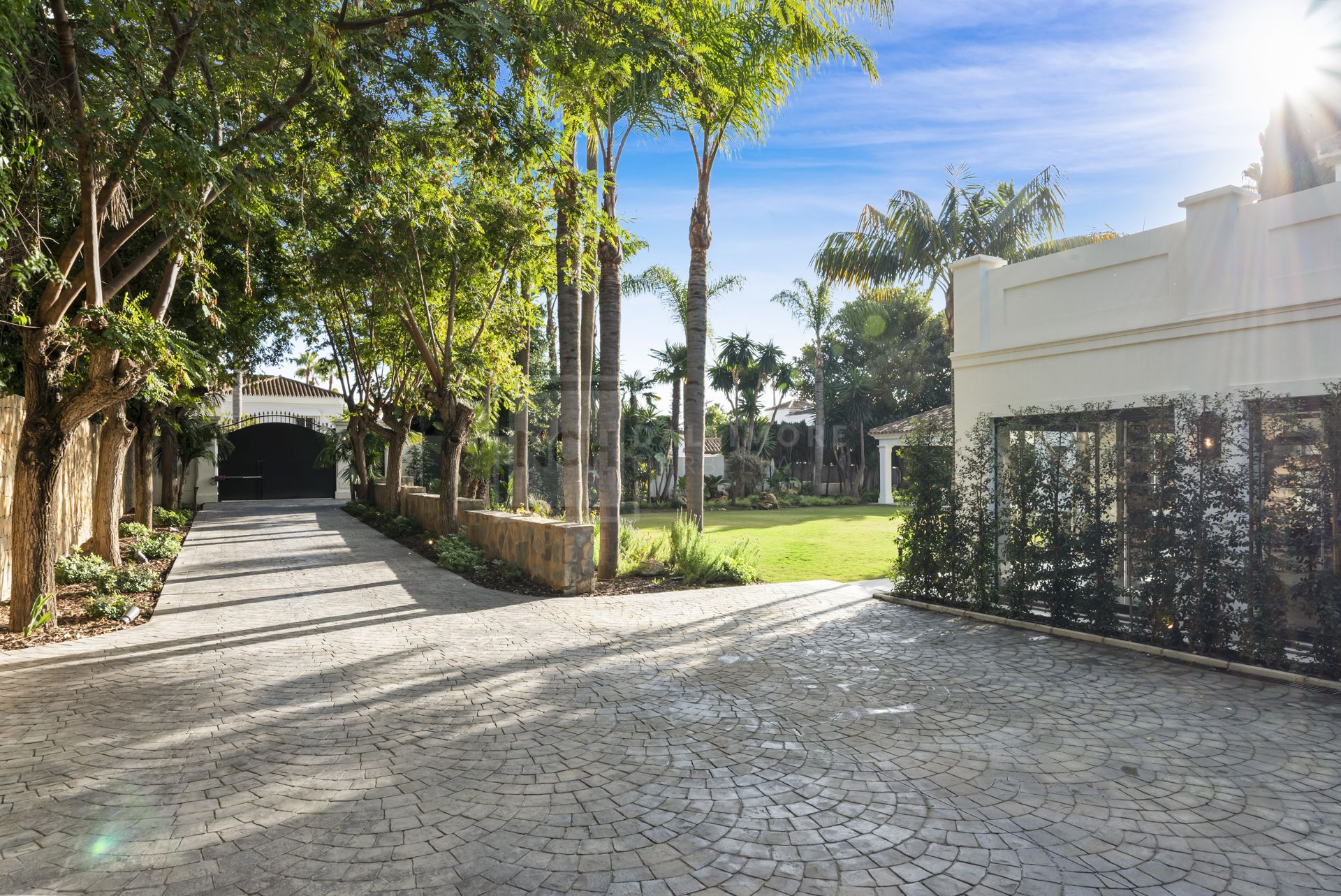 Elegant Contemporary Villa With Poolside Lounge And Premium Interiors