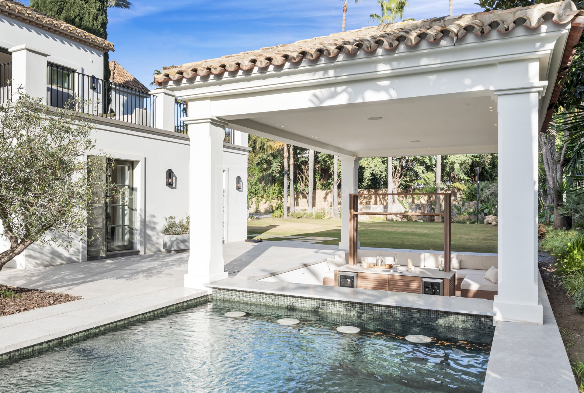 Elegant Contemporary Villa With Poolside Lounge And Premium Interiors