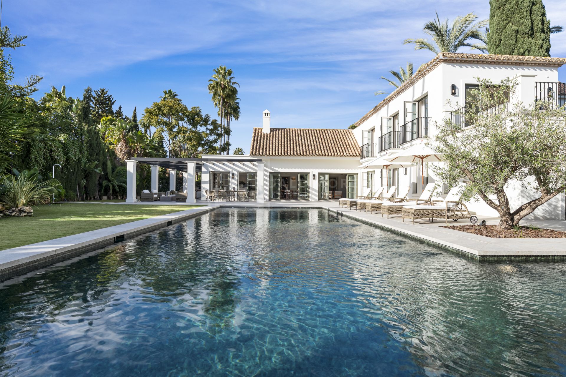 Elegant Contemporary Villa With Poolside Lounge And Premium Interiors