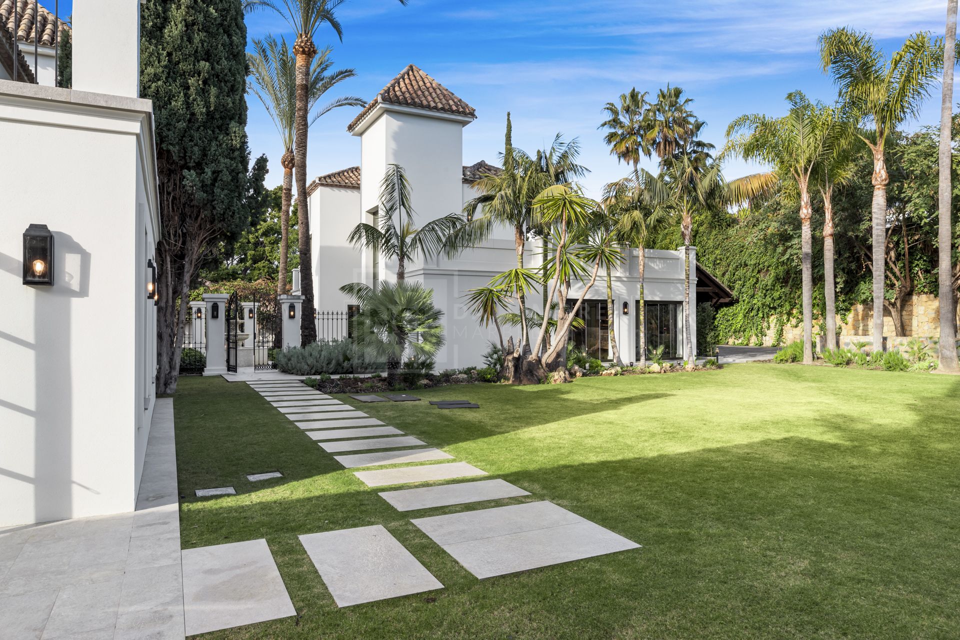 Elegant Contemporary Villa With Poolside Lounge And Premium Interiors