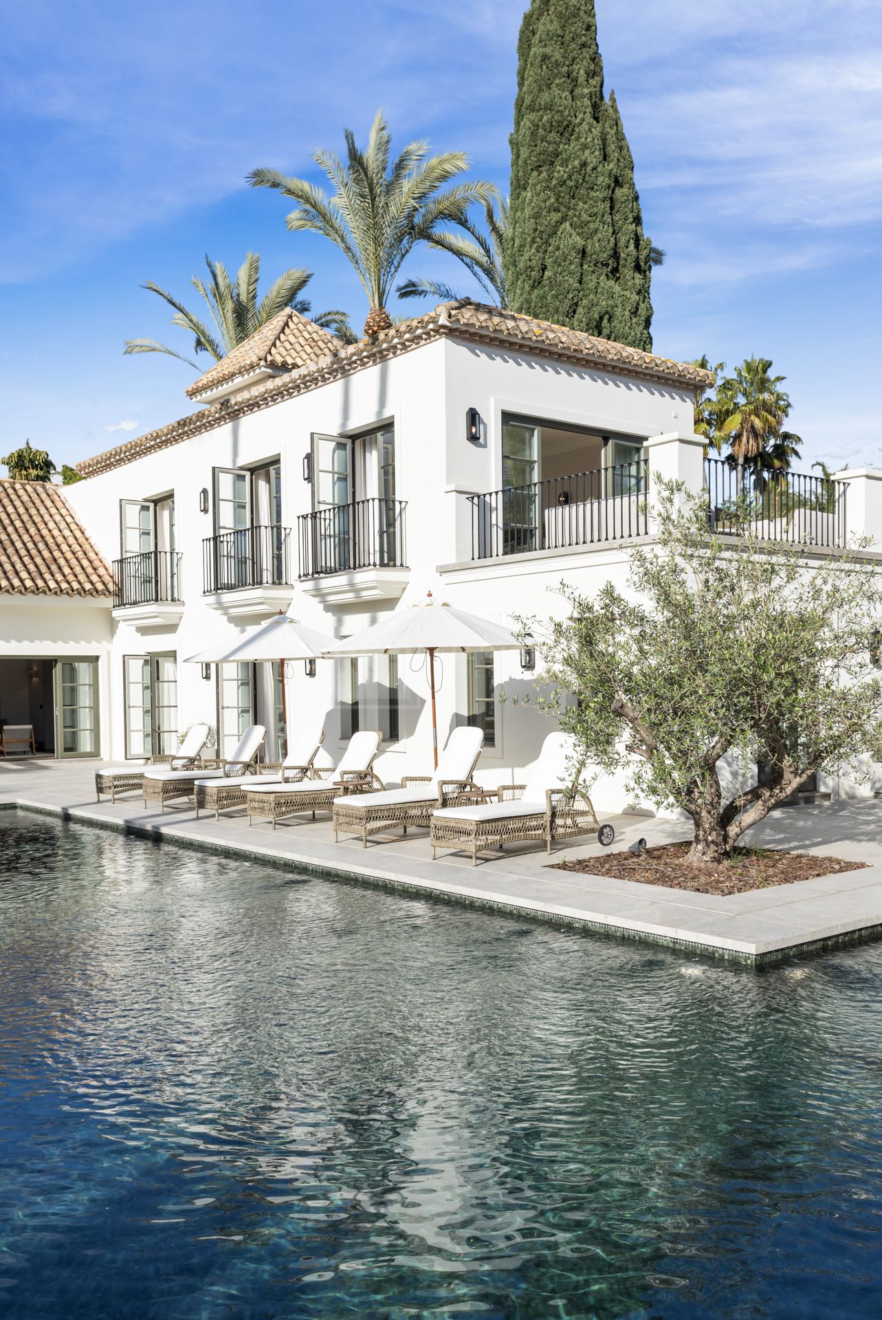 Elegant Contemporary Villa With Poolside Lounge And Premium Interiors