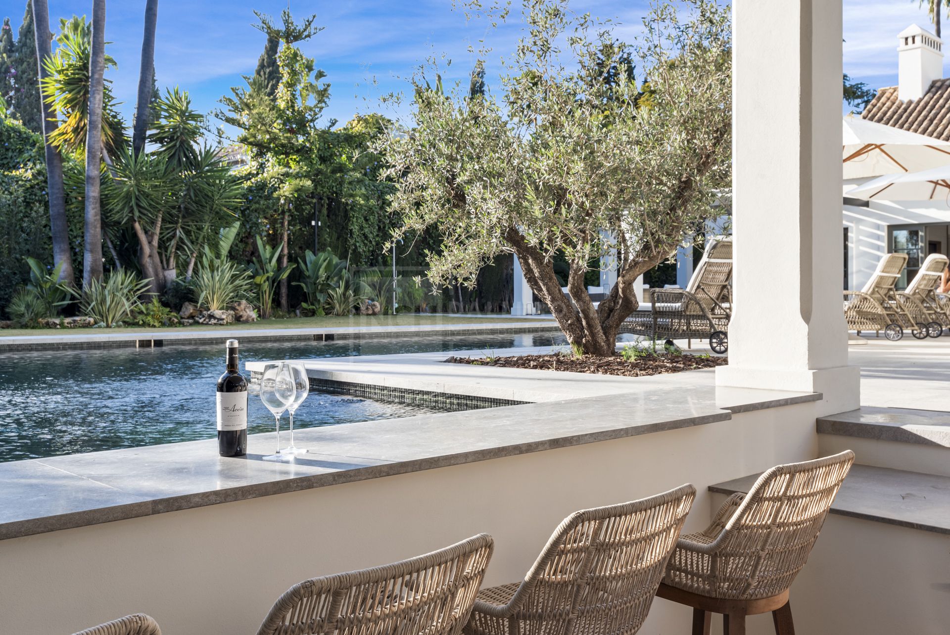 Elegant Contemporary Villa With Poolside Lounge And Premium Interiors