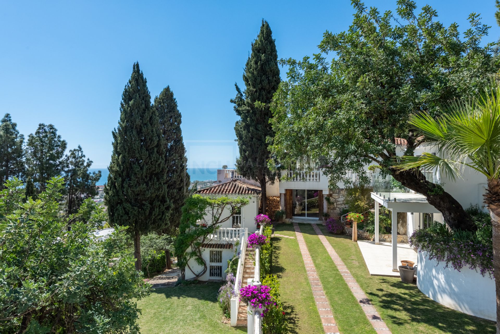 Charming Villa with Panoramic Sea Views in La Montua, Marbella