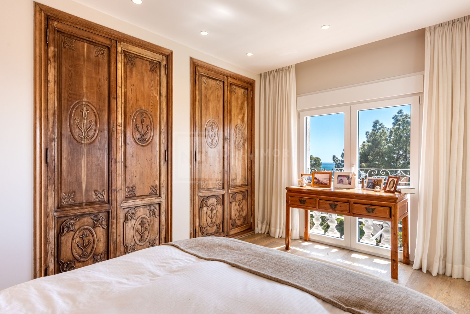 Charming Villa with Panoramic Sea Views in La Montua, Marbella