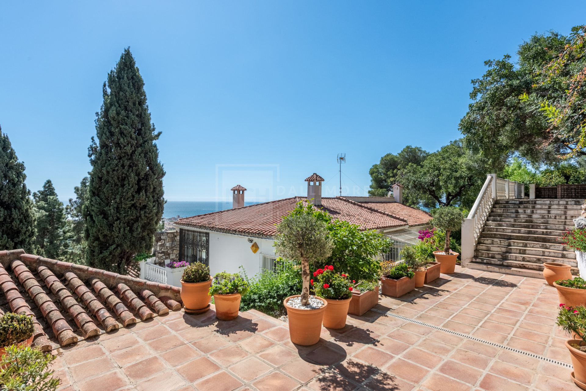 Charming Villa with Panoramic Sea Views in La Montua, Marbella