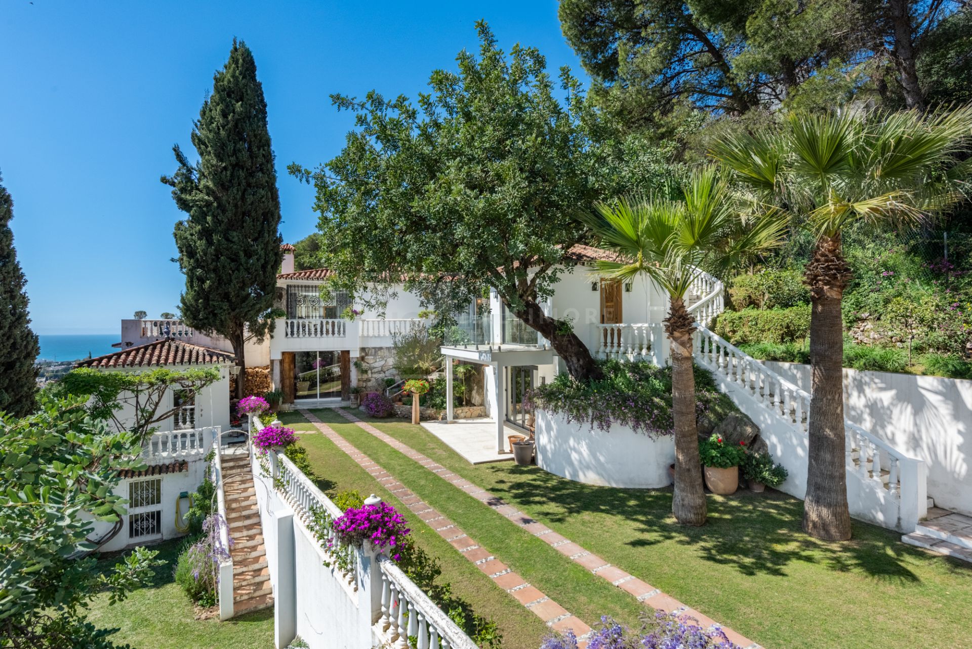 Charming Villa with Panoramic Sea Views in La Montua, Marbella