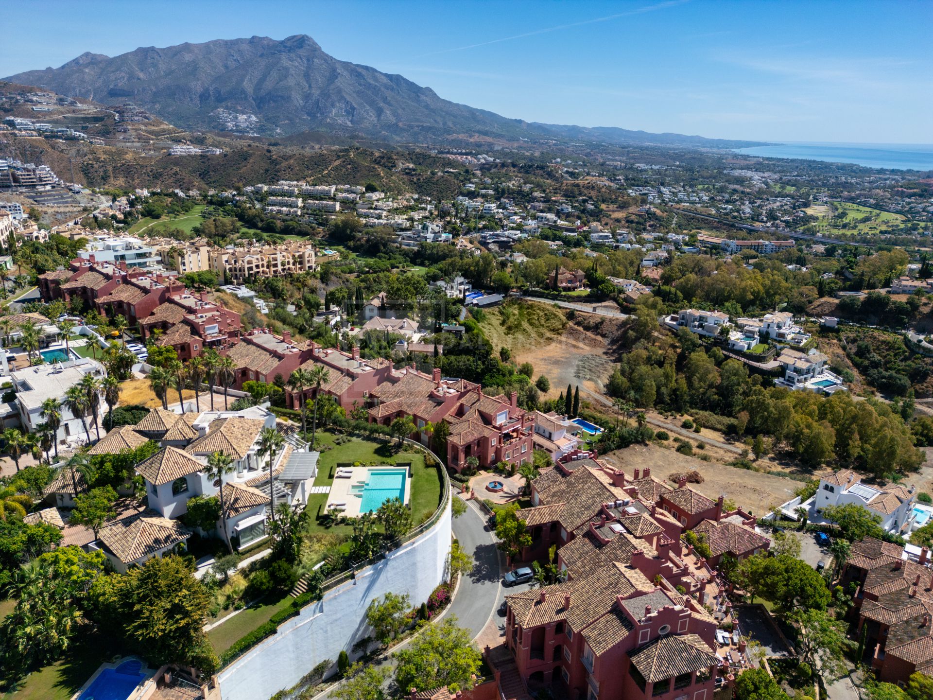 Fully Refurbished Villa with Panoramic Sea Views