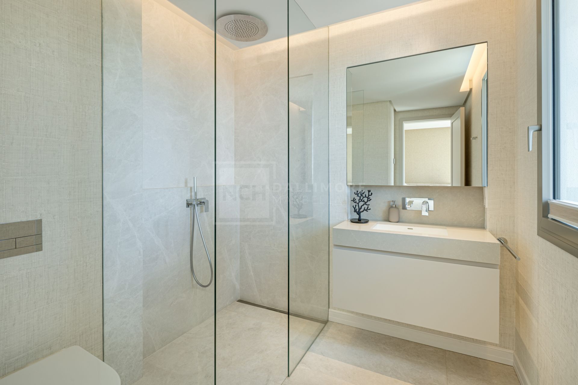 Fully Refurbished Villa with Panoramic Sea Views