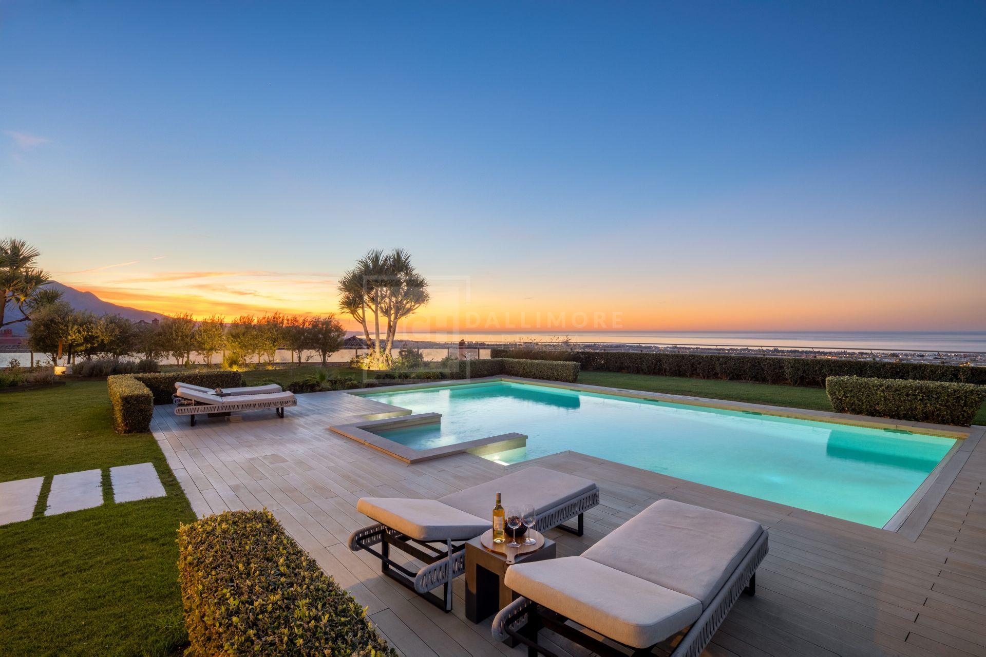 Fully Refurbished Villa with Panoramic Sea Views