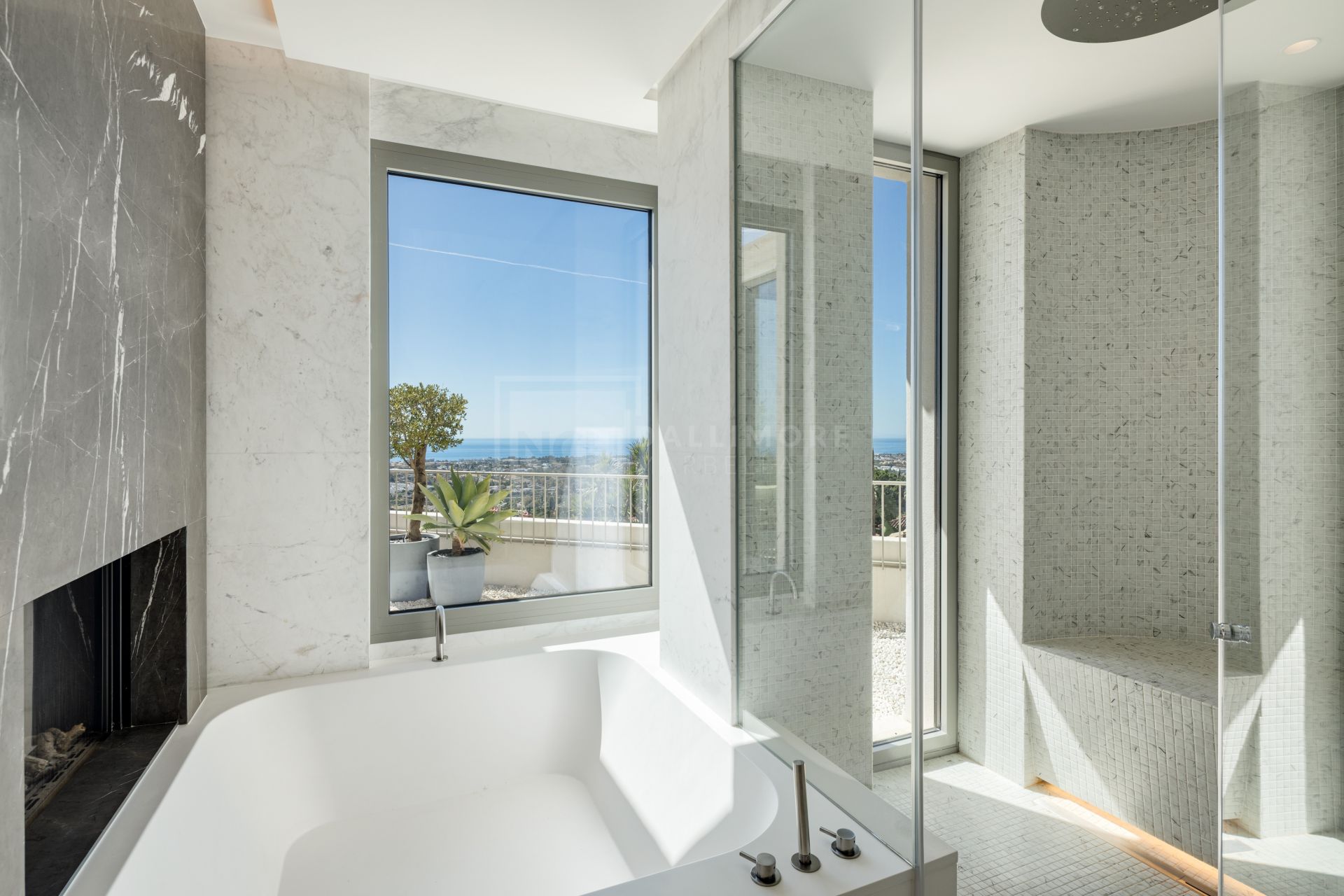 Fully Refurbished Villa with Panoramic Sea Views
