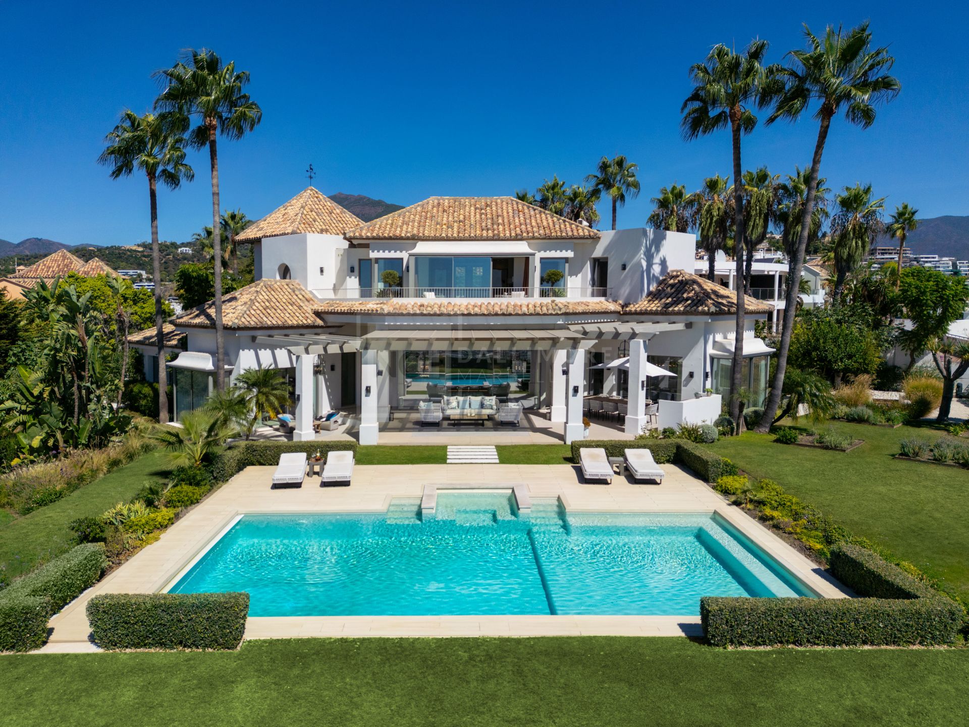 Fully Refurbished Villa with Panoramic Sea Views