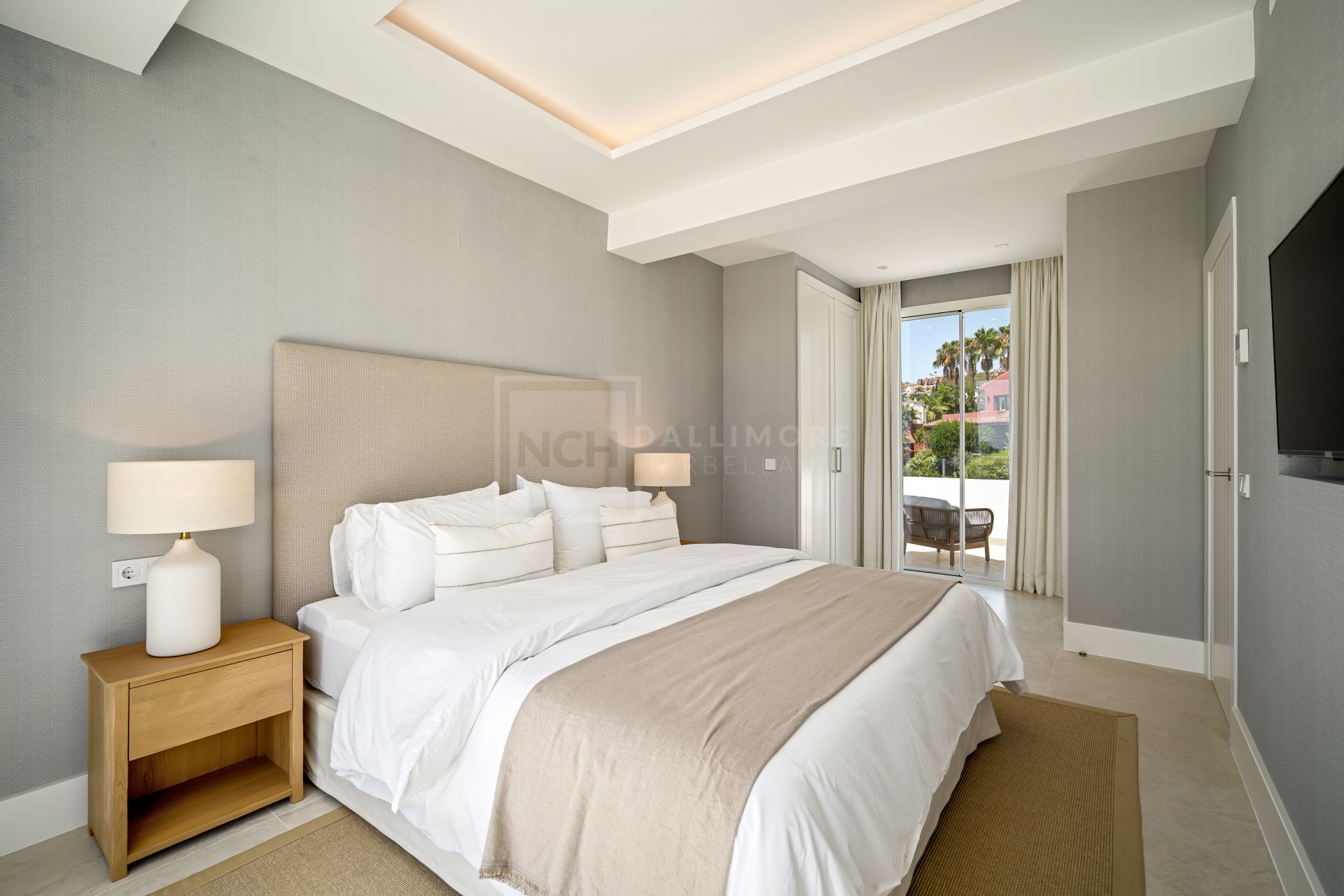 Hermosa vivienda renovada de 4 dormitorios con terrazas y jardín privado