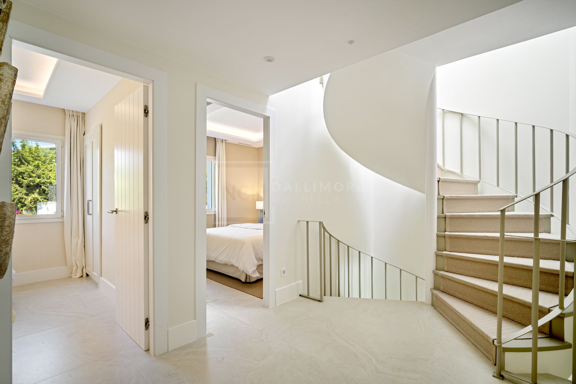 Hermosa vivienda renovada de 4 dormitorios con terrazas y jardín privado