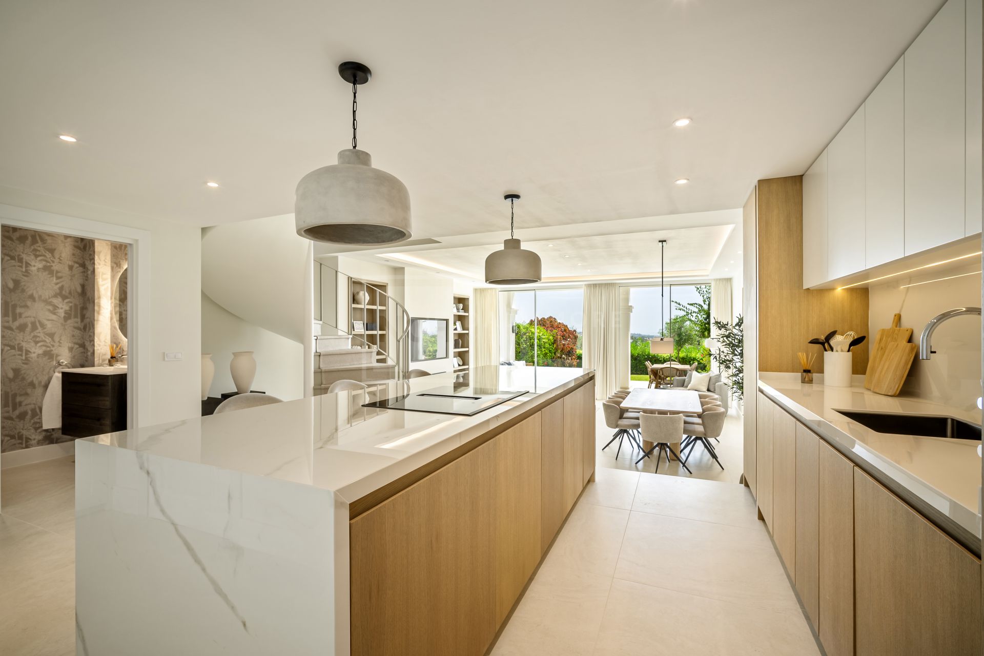 Hermosa vivienda renovada de 4 dormitorios con terrazas y jardín privado