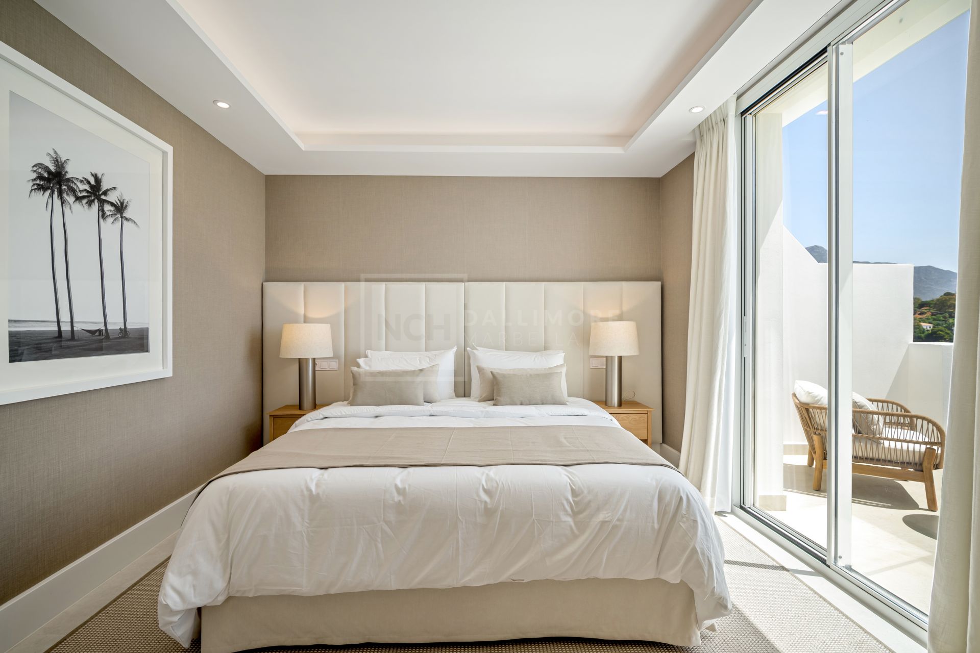 Hermosa vivienda renovada de 4 dormitorios con terrazas y jardín privado